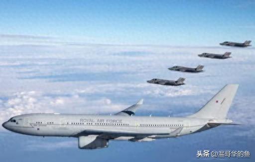 很多人好奇飛機(jī)在空中是怎么加油的，聊聊空中加油細(xì)節(jié)