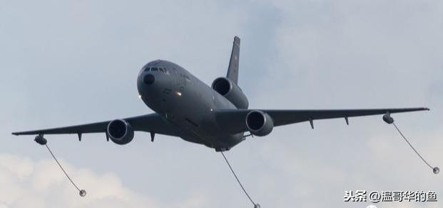 很多人好奇飛機(jī)在空中是怎么加油的，聊聊空中加油細(xì)節(jié)