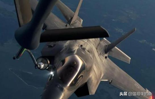 很多人好奇飛機(jī)在空中是怎么加油的，聊聊空中加油細(xì)節(jié)