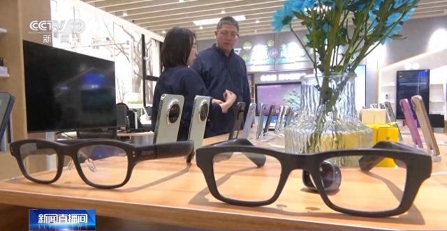 當手機電腦都加上“AI”前綴 生活會發(fā)生什么變化